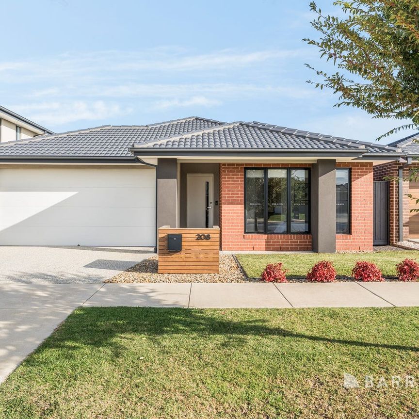 FOUR BEDROOM HOME with CLUB ARMSTRONG ACCESS - Photo 1