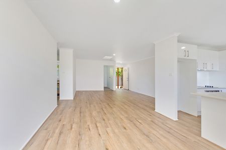 2/10 Rose Street, Port Macquarie NSW 2444 - Villa For Rent | Domain - Photo 2