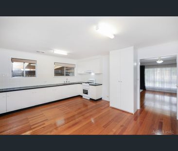 180 Casey Drive, Lalor, Vic 3075 - Photo 2