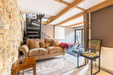 4 bedroom barn conversion to rent - Photo 2