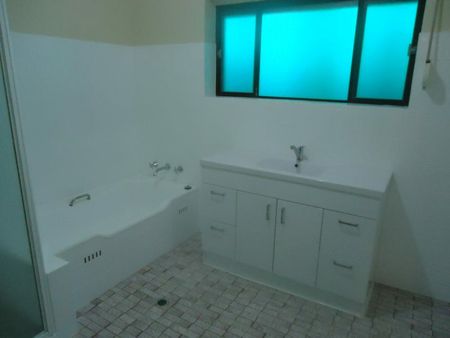 14 Brookman Street, Osborne SA 5017 - House For Rent | Domain - Photo 4