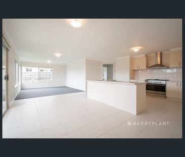 Freshly Updated Family Living in a Prime Location - Photo 6