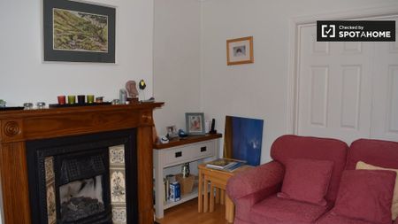 Room for rent in 3-bedroom apartment in Raheny, Dublin - Photo 5