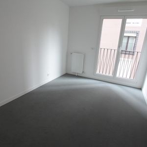 location Appartement F3 DE 59.9m² À ASNIERES - Photo 2