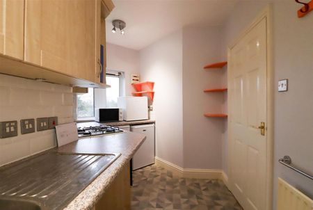 2 bedroom flat to rent - Photo 5