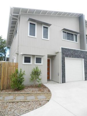 Beautiful Modern Townhouse - Photo 1