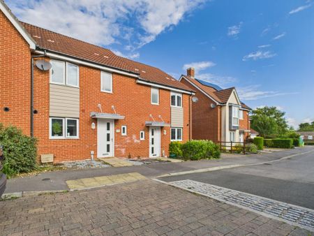3 bedroom terraced house to rent - Photo 3