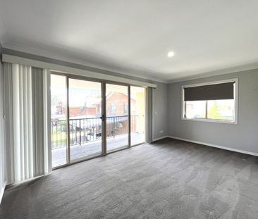 2/27 Harley Street, Labrador - Photo 1