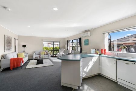 Light, Space & Effortless Living - Photo 4