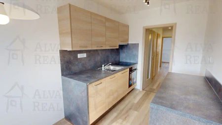 Dlouhodobý pronájem bytu 3+1 o výměře 68 m, balkon 6m, šatna, komory, sklep, ul. Dunajská. - Fotografie 2