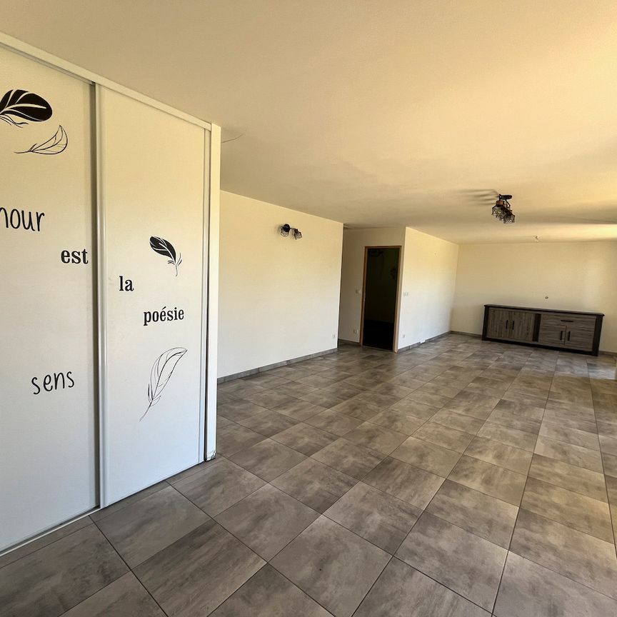 Location Maison 3 pièces 82m² - Photo 1