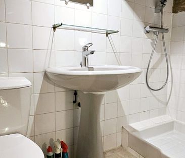 Location Maison 4 pièces 90m² GONFARON 83590 - Photo 4