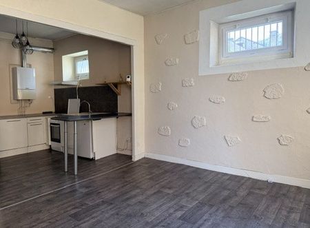 Location Appartement 2 pièces 53m² BAGNERES DE BIGORRE 65200 - Photo 3