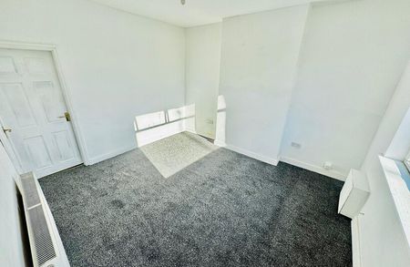 Cinder Bank, Dudley, DY2 9AL - Photo 4