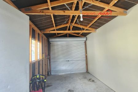 Tidy 3-Bedroom Home Close to Town - Photo 5