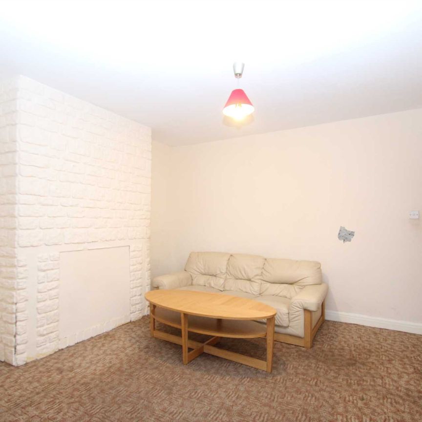 Cowley Road, Oxford, OX4 - Photo 1