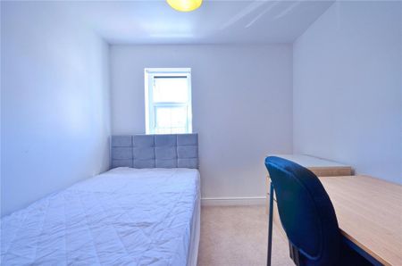 6 bedroom semi-detached house to rent - Photo 3