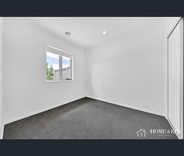 27 Rochford Drive, Donnybrook, Vic 3064 - Photo 4