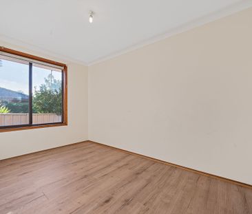 Family Home in Berkeley Vale - Photo 2