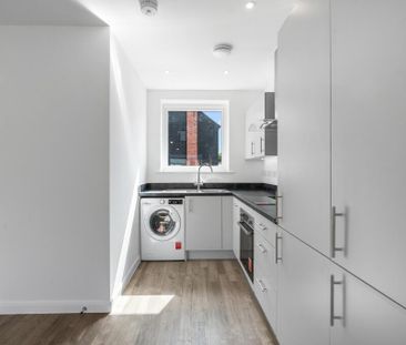 2 bedroom terraced house to rent - Photo 2