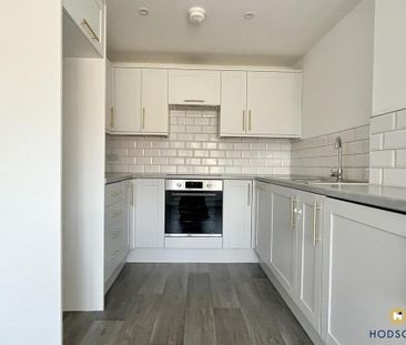 4 bedroom semi-detached house to rent - Photo 5