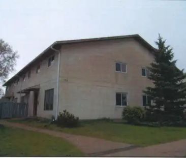 Spacious 2-bedroom, 1-bathroom multi-level suite at 195 Thomas Berry St. — 2 Bedrooms Townhouse - Photo 1