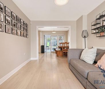 5 bedroom semi-detached house to rent - Photo 3