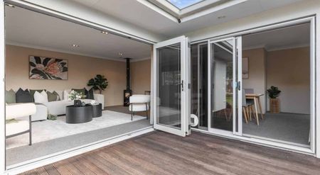 Spacious Four-Bedroom Family Home in Otumoetai - Photo 3