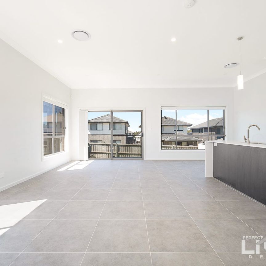 This Designed Double Storey Brand New 5 Beds 3 baths with single lock-up Garage House For Lease - Photo 1
