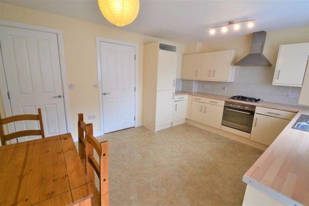 3 bedroom terraced house to rent - Photo 2