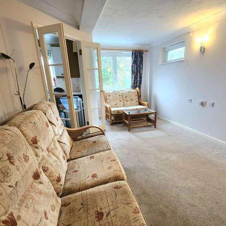 Hart Dene Court, Bagshot, GU19 - Photo 3