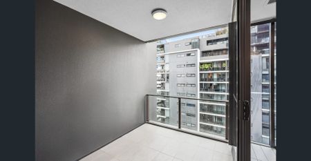 Stylish 1-Bedroom Apartment in Prime South Brisbane Location with Parking & City Views - Photo 2