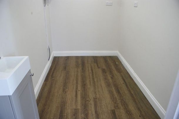 House to rent - Photo 1