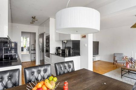 Medsolsbacken, Hässelby - Photo 4