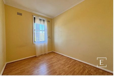 “SPACIOUS 3 BEDROOMS FAMILY HOME!” - Photo 4