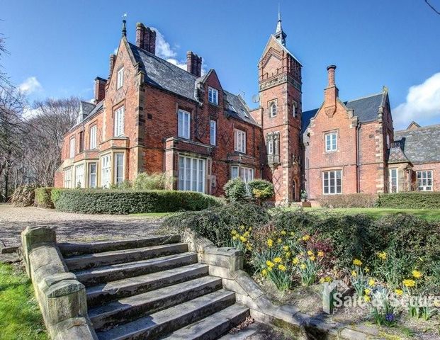 5 West Wing Dame Margaret Hall - Photo 1