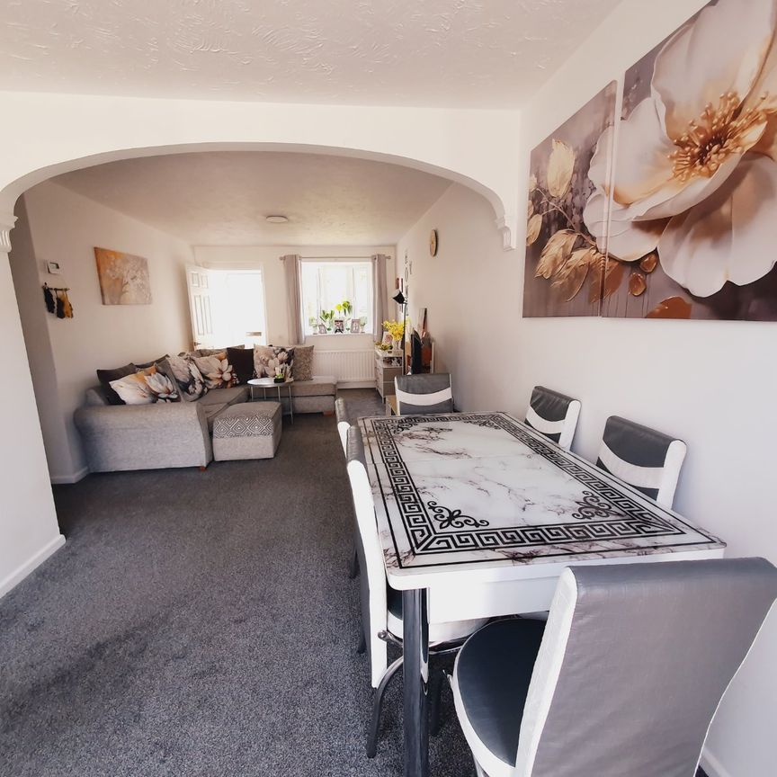 3 bedroom detached house to rent - Photo 1