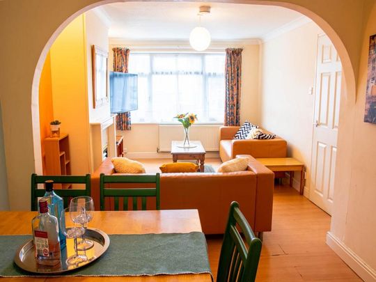 6 bedroom house to rent - Photo 1