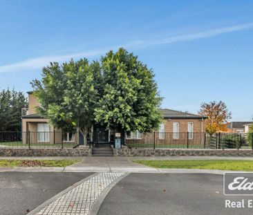 Beautiful double storey opposite the Wyndham Village shopping centre ! - Photo 2