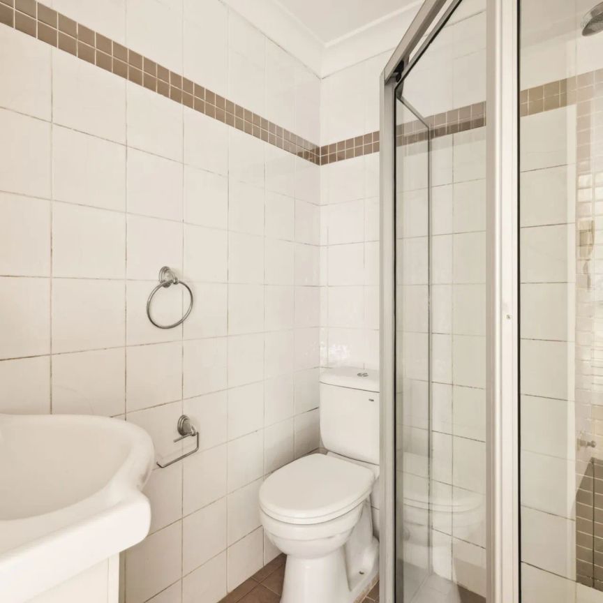 Spacious Top-Floor Apartment with Stunning Views | Dual-Level - Photo 1