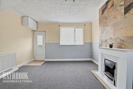 2 bedroom terraced house to rent - Photo 2