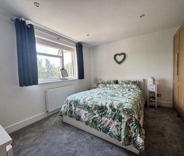 4 bedroom detached house to rent - Photo 3