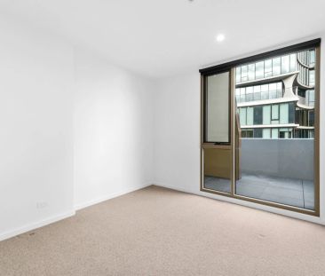 Well-designed and located in prime position - Photo 4