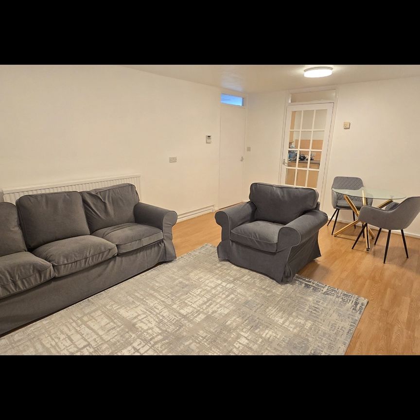 2 Bed Flat, Lovell Park Hill, LS7 - Photo 1