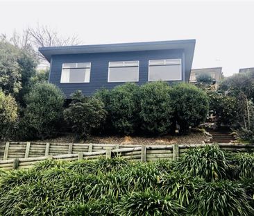 Comfortable Modern Home - Photo 1
