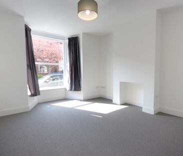 3 Bedroom House - Mid Terrace To Let - Photo 1