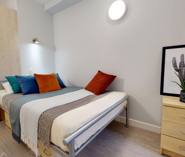 Silver En Suite - Photo 5