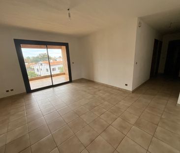 Location Appartement 4 pièces 78m² FOLELLI 20213 - Photo 2