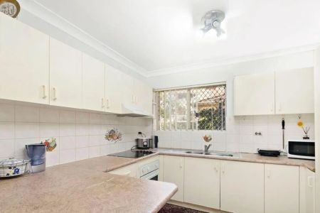 21/94 Meredith Street, - Photo 4