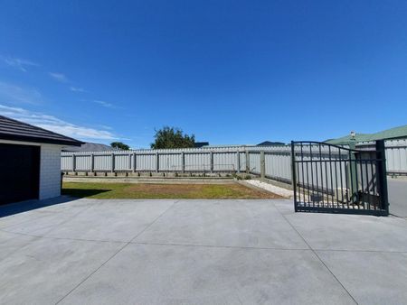 Brand New 4 bedroom Home In Bell Block - Photo 2